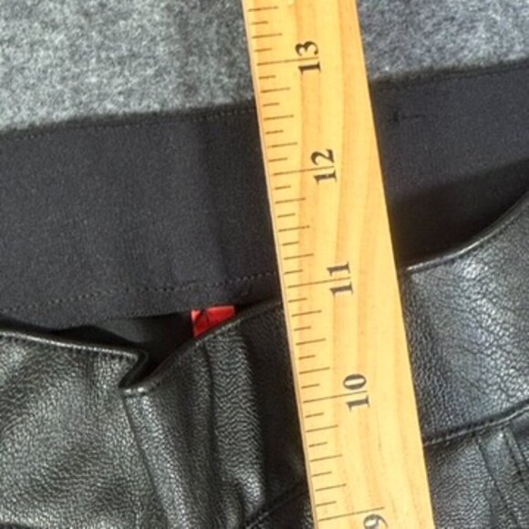 Spanx Womens Leather Like Slim Straight Pant Crop Size Small Petite Black NWT - Picture 12 of 15